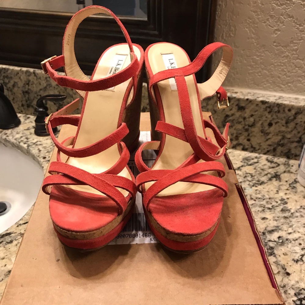 EUC LK Bennett Coral Suede Wedges
